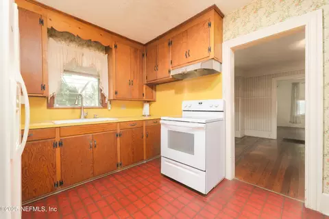 Kitchen - 4 Fletcher Ln, Saint Augustine, FL 32084 photo 1 of 3