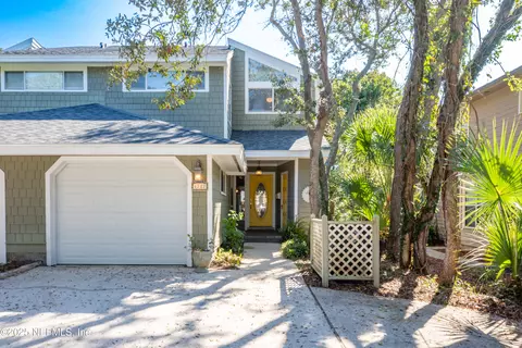 1727 Ocean Grove Dr, Atlantic Beach, FL 32233