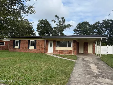 2805 Sack Dr E, Jacksonville, FL 32216