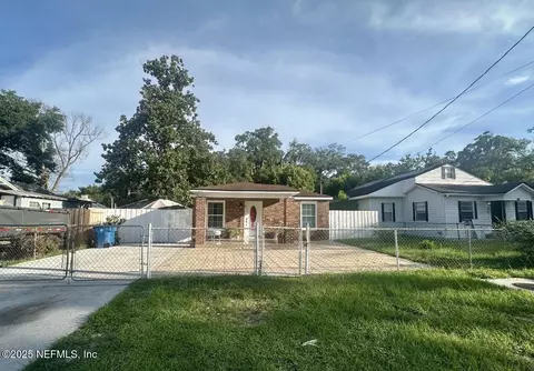 8300 Berry Ave, Jacksonville, FL 32211
