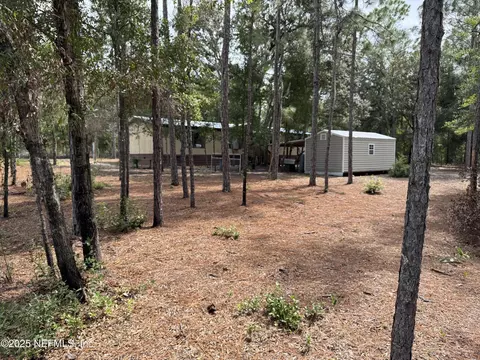 207 Andree Ave, Interlachen, FL 32148 photo 1