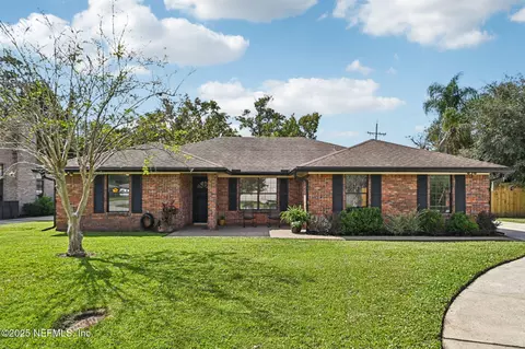 636 Los Palmas Dr, Fleming Island, FL 32003