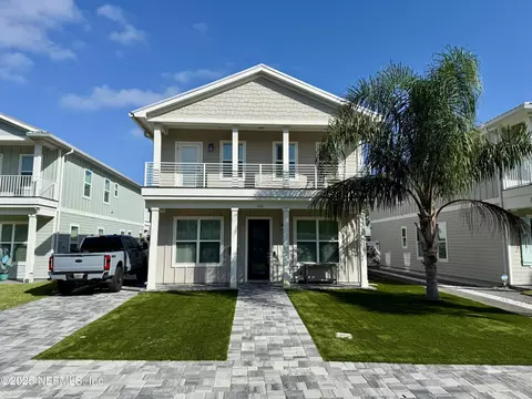 230 Davis St, Neptune Beach, FL 32266