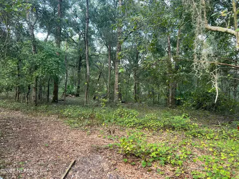 126 Willow Ln, Hawthorne, FL 32640