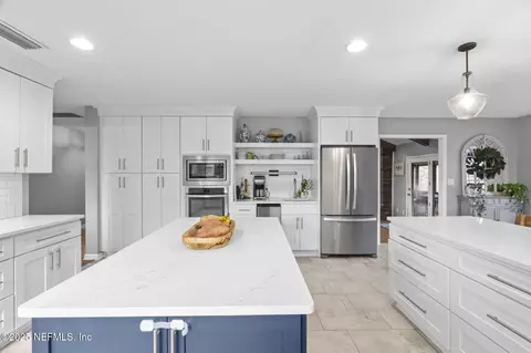 Kitchen - 105 Dairy Rd, Melrose, FL 32666 photo 7 of 9