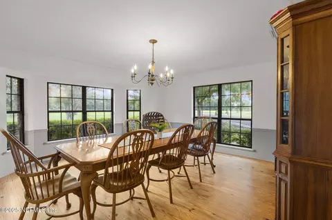 Dining - 105 Dairy Rd, Melrose, FL 32666 photo 1 of 6