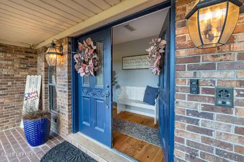 Entry Way - 105 Dairy Rd, Melrose, FL 32666 photo 1 of 3