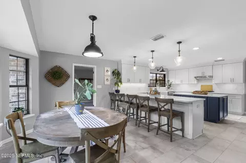 Dining - 105 Dairy Rd, Melrose, FL 32666 photo 6 of 6