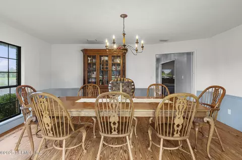 Dining - 105 Dairy Rd, Melrose, FL 32666 photo 3 of 6