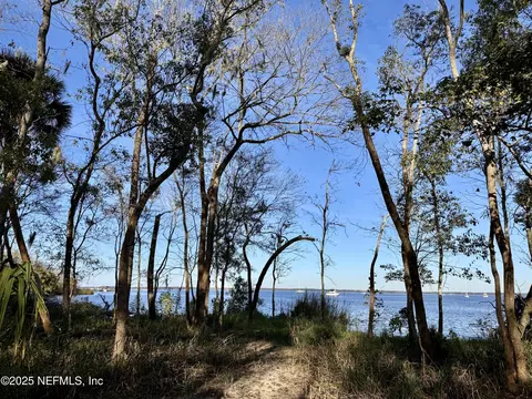 654 SE Orange Ave, Green Cove Springs, FL 32043