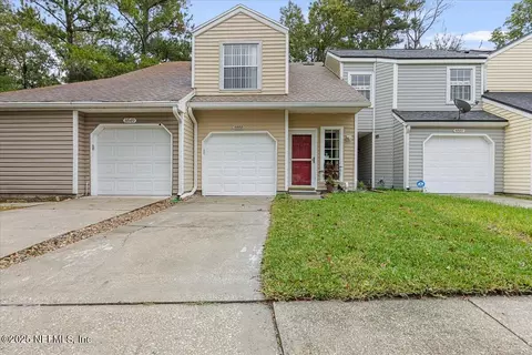 8555 Sturbridge Cir E, Jacksonville, FL 32244