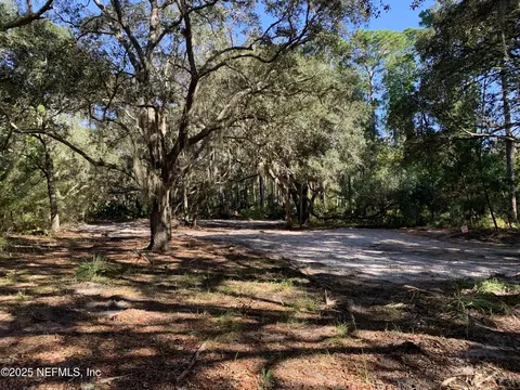 102 Eden Ave, Interlachen, FL 32148