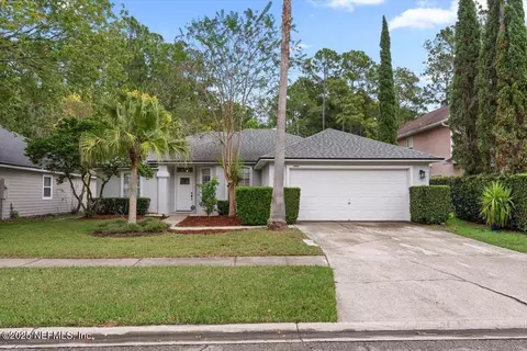 8901 Canopy Oaks Dr, Jacksonville, FL 32256