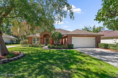 8956 Deer Berry Ct, Jacksonville, FL 32256
