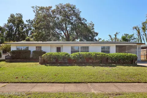 588 Clermont Ave S, Orange Park, FL 32073