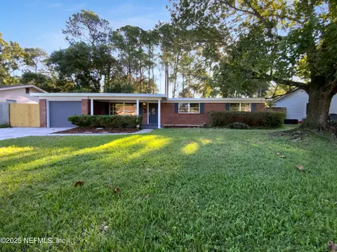 3319 Victoria Ct E, Jacksonville, FL 32216