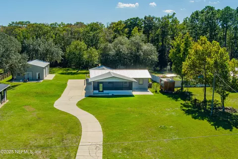 215 Pioneer Trl, Green Cove Springs, FL 32043