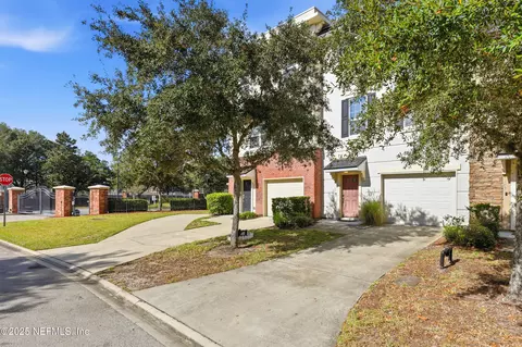 4381 Ellipse Dr, Jacksonville, FL 32246