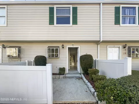 111 E 1st St #10, Jacksonville, FL 32206