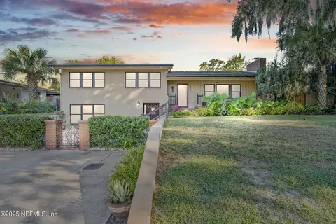 6037 Wateredge Dr S, Jacksonville, FL 32211