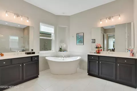 Bath - 520 Back Creek Dr, Saint Augustine, FL 32092 photo 1 of 5