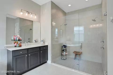 Bath - 520 Back Creek Dr, Saint Augustine, FL 32092 photo 2 of 5
