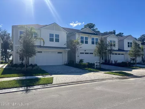 369 Oakmoss Dr, Saint Johns, FL 32259