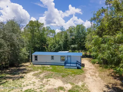 311 6th Way, Interlachen, FL 32148