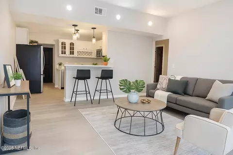 2326 Leonid Rd, Jacksonville, FL 32218