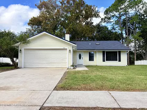1742 Tiffany Pines Cir E, Jacksonville, FL 32225