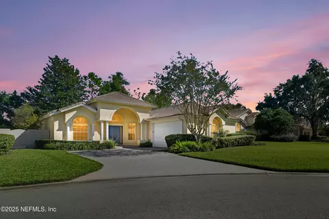 8423 Mizner Cir E, Jacksonville, FL 32217