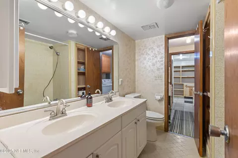 Bath - 6441 Baker Rd, Keystone Heights, FL 32656 photo 1 of 4