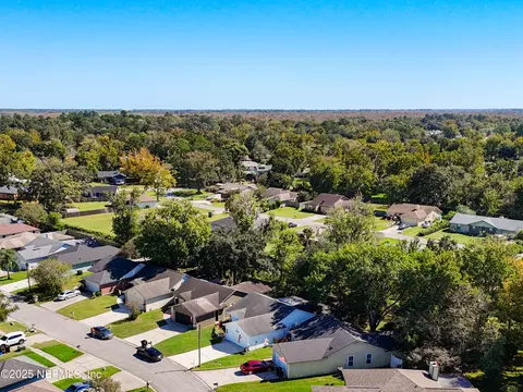 1709 Ashwood Cir, Middleburg, FL 32068