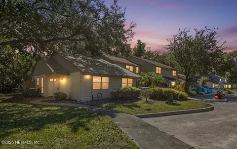 8147 Plaza Gate Ln, Jacksonville, FL 32217