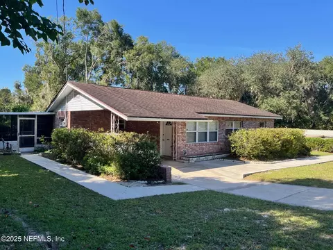107 Weerts Rd, San Mateo, FL 32187