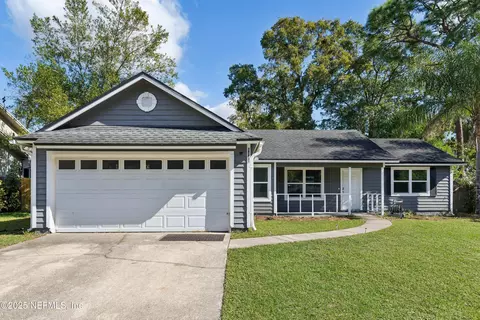 8473 Spencers Trace Dr, Jacksonville, FL 32244