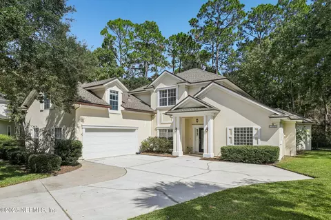 1932 Vista Lakes Dr, Fleming Island, FL 32003