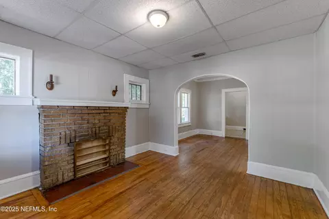 844 Crestwood St, Jacksonville, FL 32208