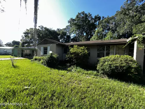 2213 Gillis St, Palatka, FL 32177