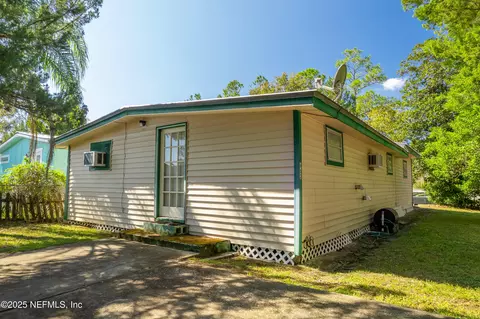 663 Carlin Rd, Satsuma, FL 32189