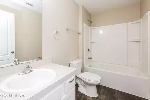 Bath - 43 Cody St, Saint Augustine, FL 32084 photo 1 of 2