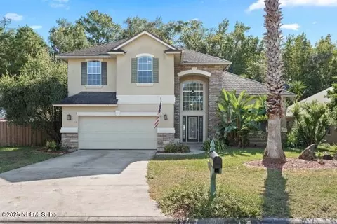 700 Reflection Cove Rd E, Jacksonville, FL 32218