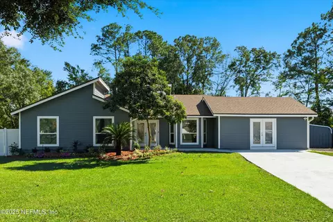 8199 Cayuga Trl W, Jacksonville, FL 32244