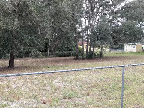211 1st Way, Interlachen, FL 32148 photo 3