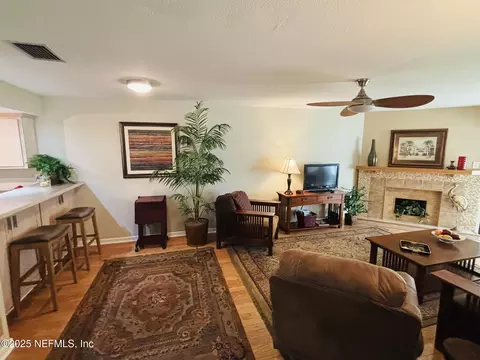 223 Hiawatha Ct, East Palatka, FL 32131