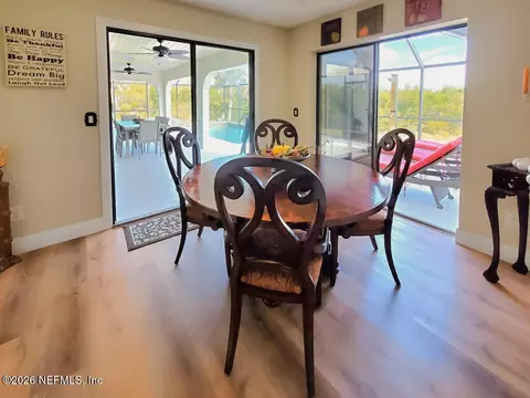 Dining - 18 Riverfront Dr, Venice, FL 34293 photo 3 of 3