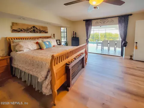 Bedroom - 18 Riverfront Dr, Venice, FL 34293 photo 2 of 7