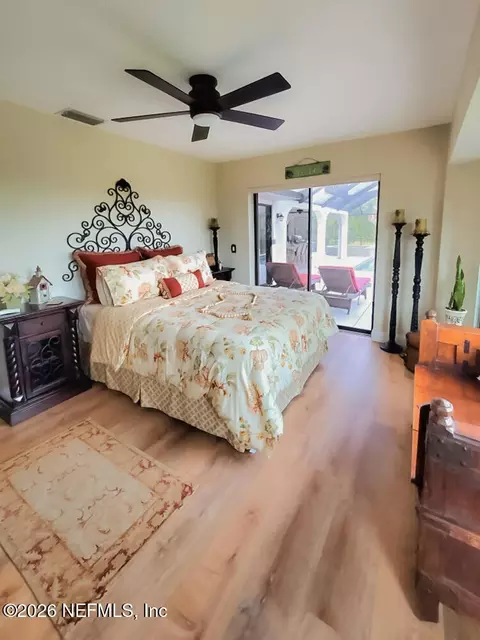 Bedroom - 18 Riverfront Dr, Venice, FL 34293 photo 4 of 7