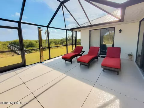 Exterior - 18 Riverfront Dr, Venice, FL 34293 photo 4 of 12