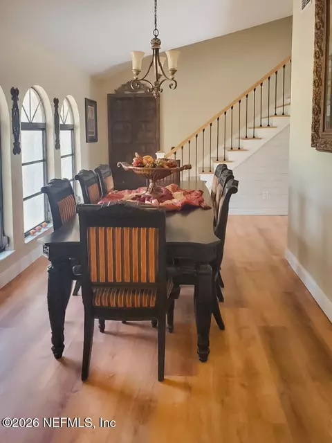 Dining - 18 Riverfront Dr, Venice, FL 34293 photo 1 of 3